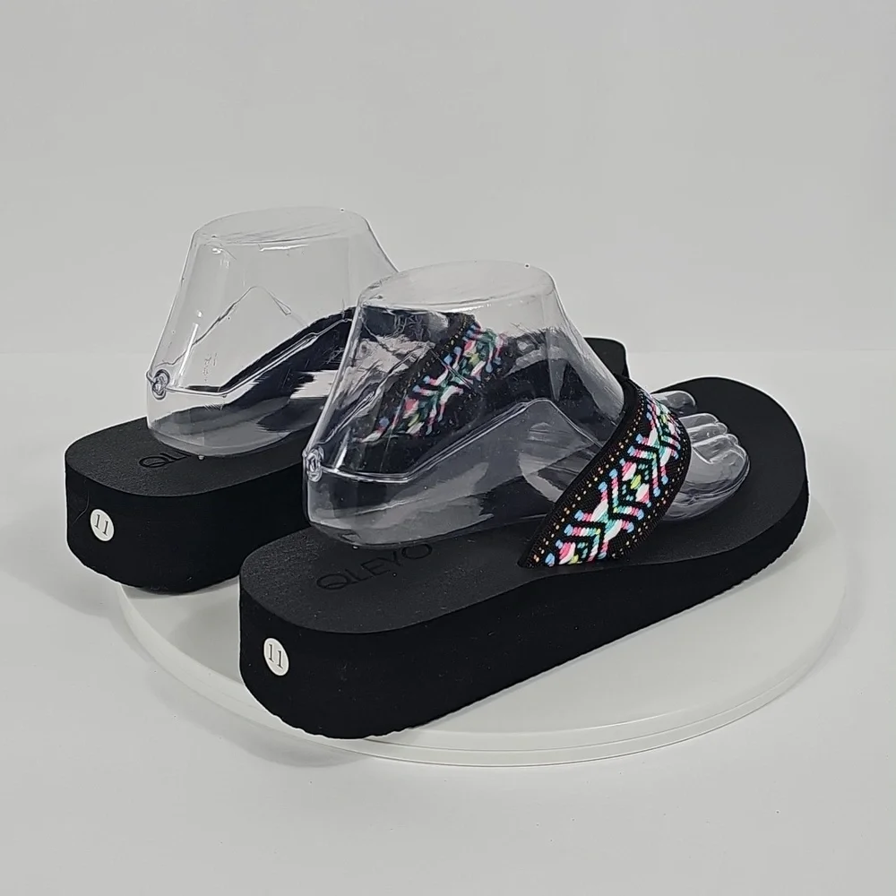 NWOT QLEYO Platform Flip Flops Black Aztec Print Comfort Sandals 11 Beach Cruise